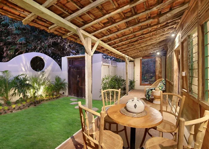 Melasti Wooden House Private Pool & Part Time Staff Villa