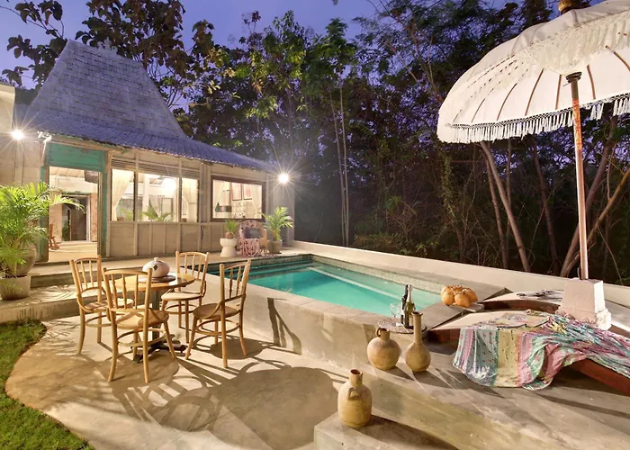 Melasti Wooden House Private Pool & Part Time Staff Villa